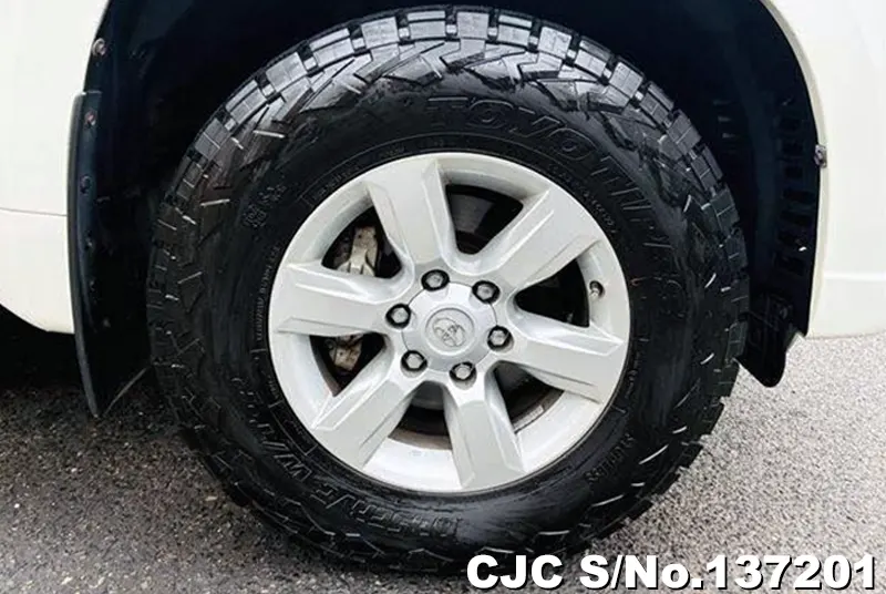 Toyota Land Cruiser Prado in Pearl for Sale Image 21