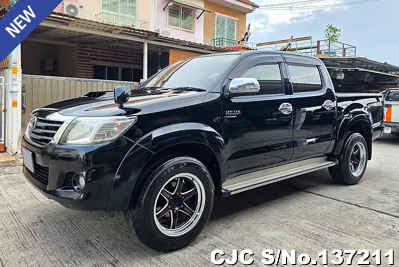 Toyota Hilux in Black for Sale Image 3