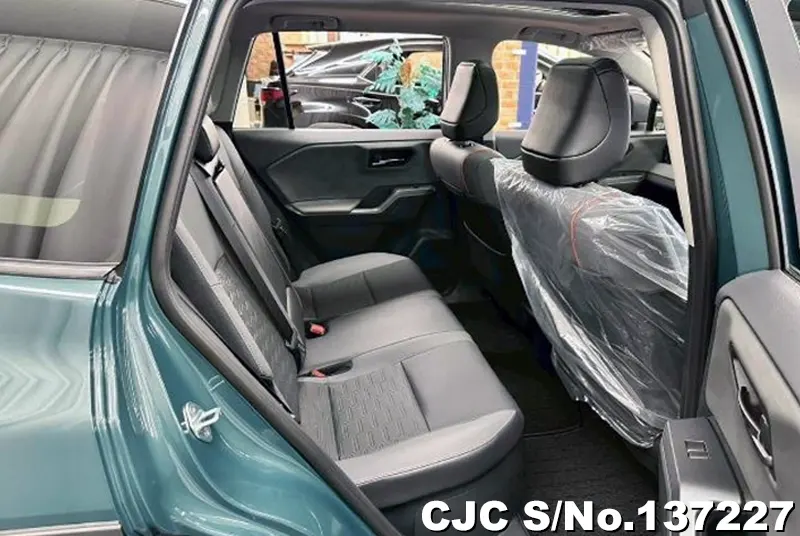 Toyota Rav4 in Green for Sale Image 10