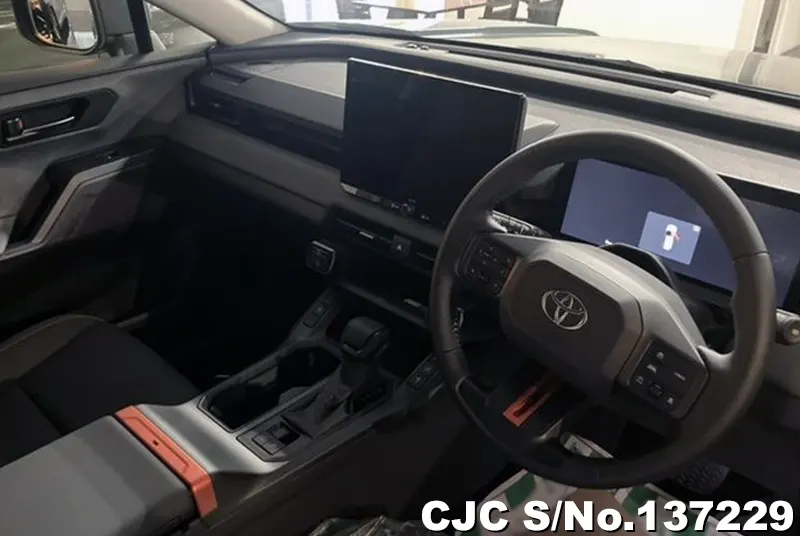 Toyota Rav4 in Green for Sale Image 5