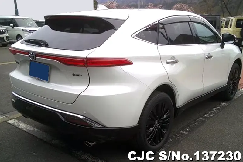 Toyota Harrier in Pearl for Sale Image 2