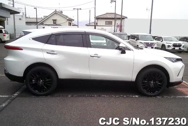 Toyota Harrier in Pearl for Sale Image 6