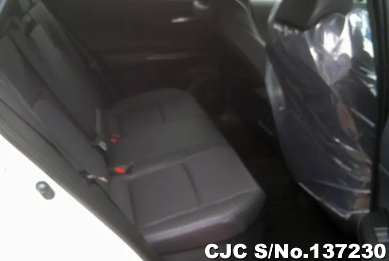 Toyota Harrier in Pearl for Sale Image 11
