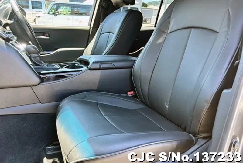 Toyota Land Cruiser in Gray for Sale Image 10