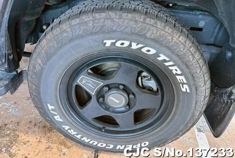 Toyota Land Cruiser in Gray for Sale Image 18