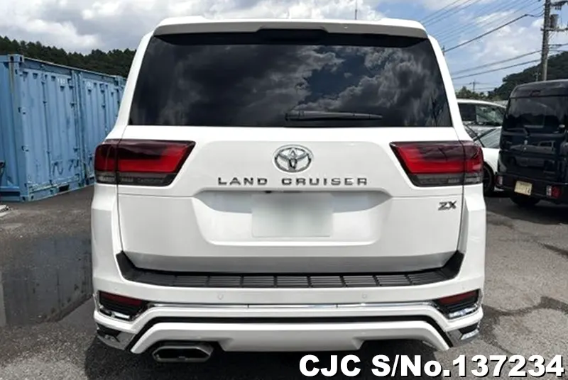 Toyota Land Cruiser in Pearl for Sale Image 5