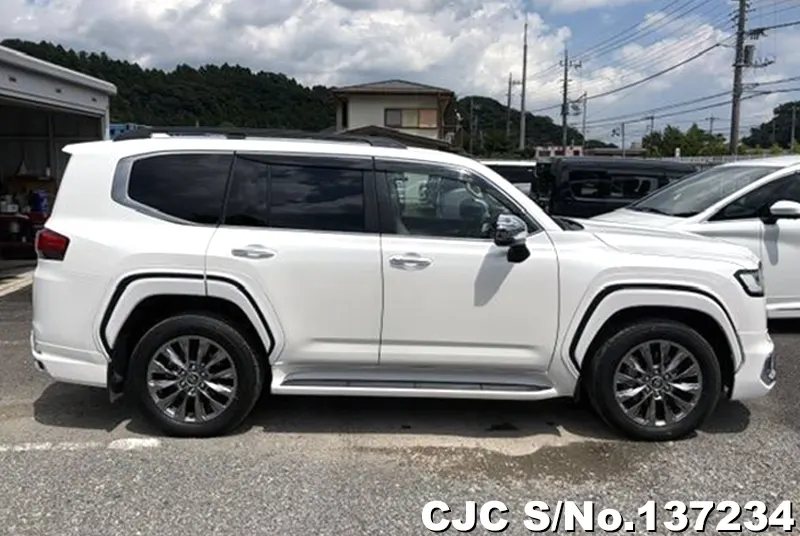 Toyota Land Cruiser in Pearl for Sale Image 6