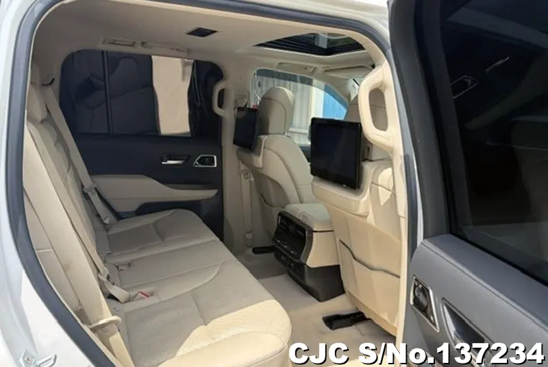 Toyota Land Cruiser in Pearl for Sale Image 14