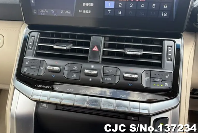 Toyota Land Cruiser in Pearl for Sale Image 18