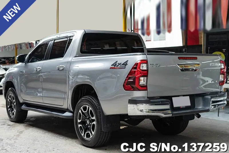 Toyota Hilux in Gray for Sale Image 1