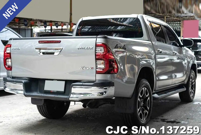Toyota Hilux in Gray for Sale Image 2