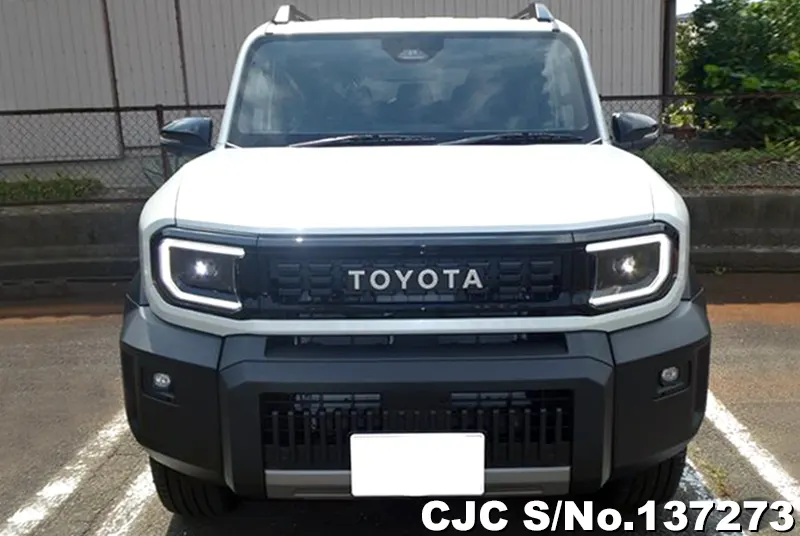 Toyota Land Cruiser FJ in White for Sale Image 1