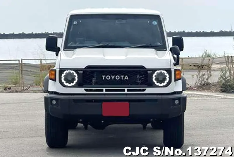 Toyota Land Cruiser in Pearl for Sale Image 4