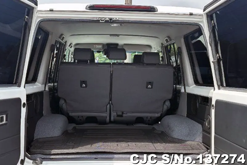 Toyota Land Cruiser in Pearl for Sale Image 8