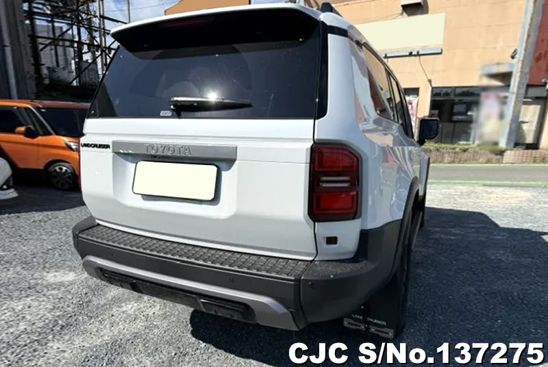 Toyota Land Cruiser 250 in Pearl for Sale Image 2