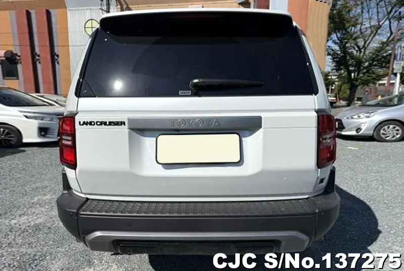 Toyota Land Cruiser 250 in Pearl for Sale Image 5