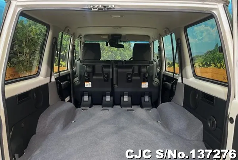 Toyota Land Cruiser in White for Sale Image 3