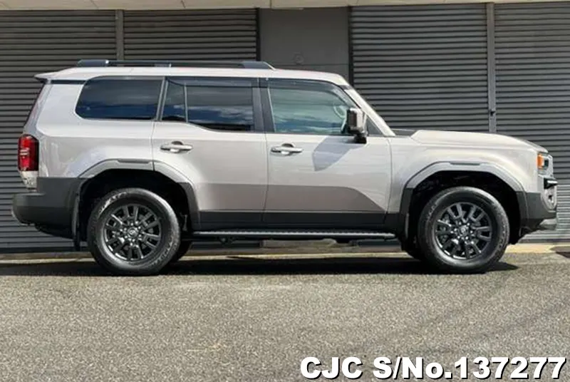 Toyota Land Cruiser 250 in Gray for Sale Image 6