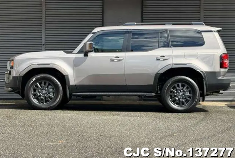 Toyota Land Cruiser 250 in Gray for Sale Image 7