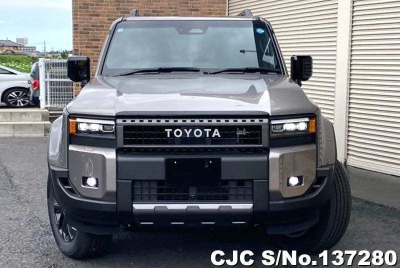 Toyota Land Cruiser 250 in Gray for Sale Image 4