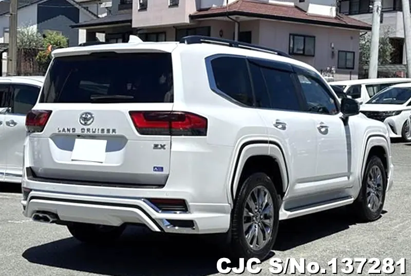 Toyota Land Cruiser in Pearl for Sale Image 2
