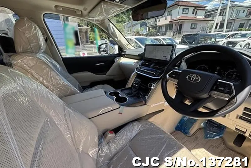 Toyota Land Cruiser in Pearl for Sale Image 10
