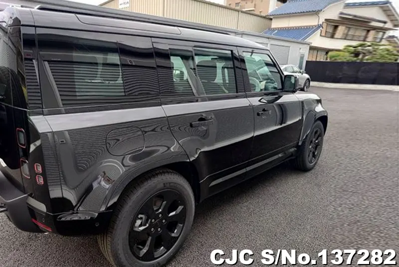 Land Rover Defender in Black for Sale Image 2