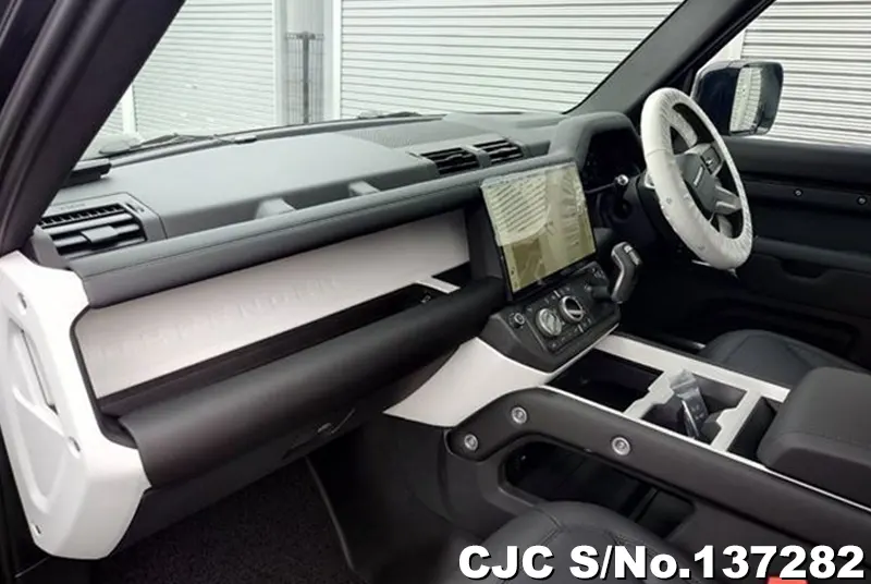 Land Rover Defender in Black for Sale Image 5