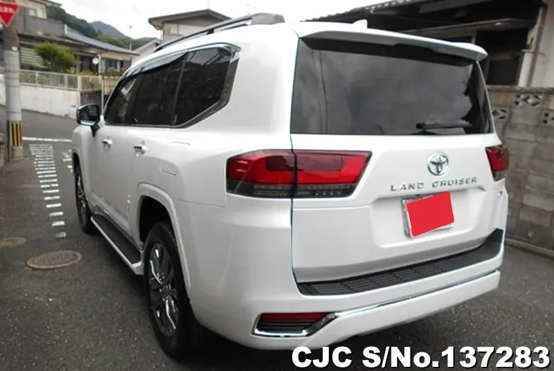 Toyota Land Cruiser in Pearl for Sale Image 1