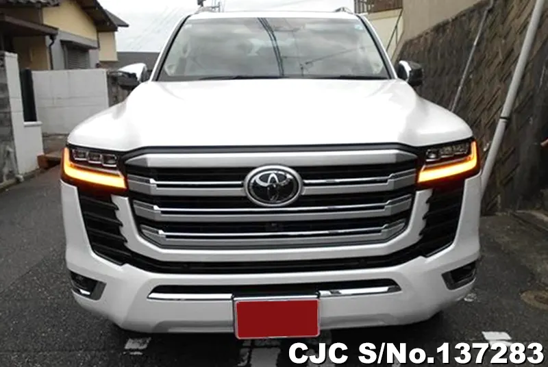 Toyota Land Cruiser in Pearl for Sale Image 4