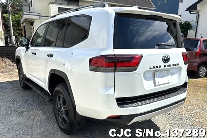 Toyota Land Cruiser in Pearl for Sale Image 1