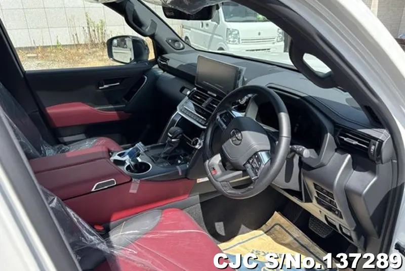 Toyota Land Cruiser in Pearl for Sale Image 6