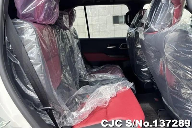 Toyota Land Cruiser in Pearl for Sale Image 9