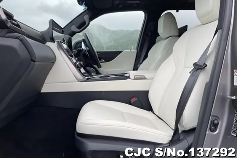 Lexus LX700H in Gray for Sale Image 8