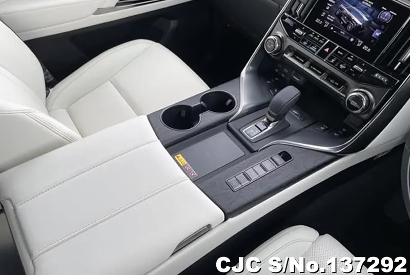 Lexus LX700H in Gray for Sale Image 15