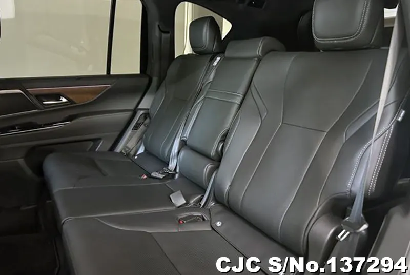 Lexus LX700H in Pearl for Sale Image 10