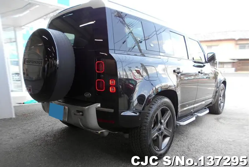 Land Rover Defender in Black for Sale Image 2