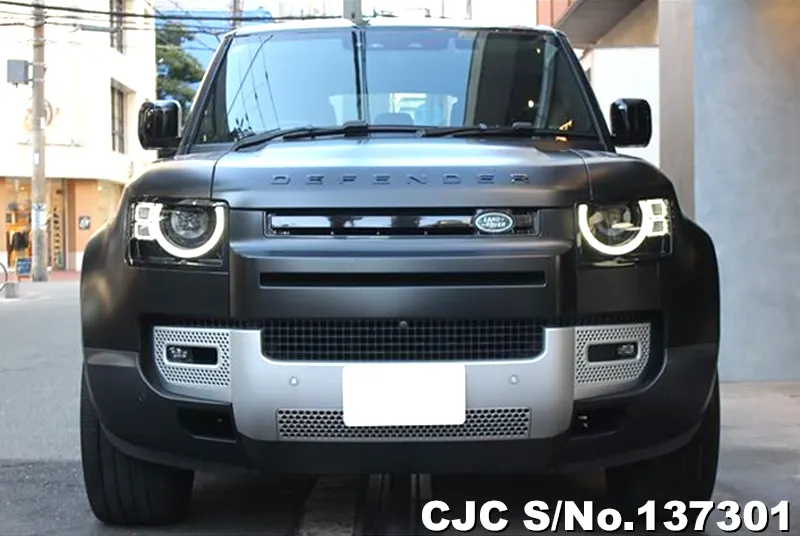 Land Rover Defender in Black for Sale Image 4