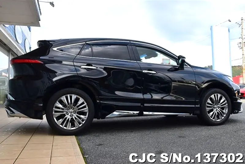 Toyota Harrier in Black for Sale Image 4