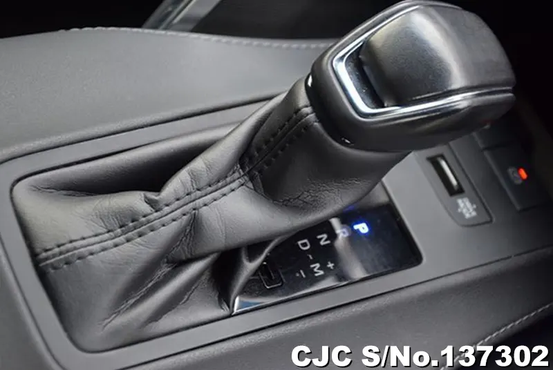 Toyota Harrier in Black for Sale Image 13