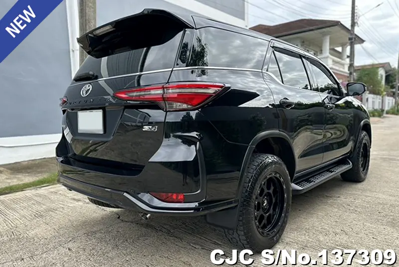 Toyota Fortuner in Black for Sale Image 1