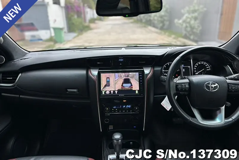 Toyota Fortuner in Black for Sale Image 6