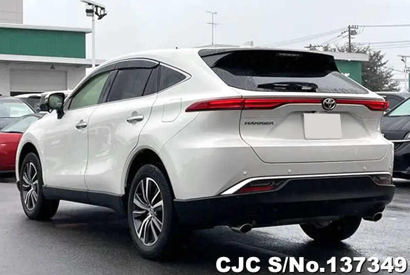 Toyota Harrier in White for Sale Image 1