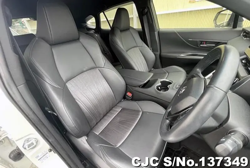 Toyota Harrier in White for Sale Image 7