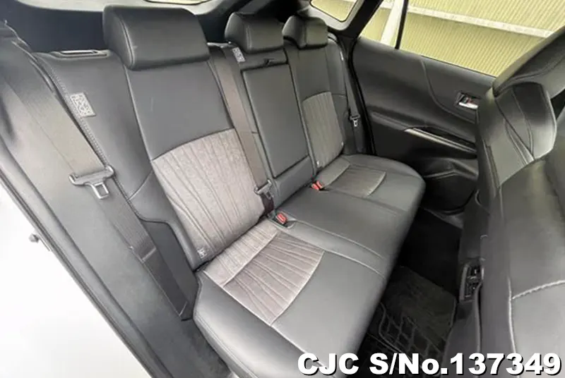 Toyota Harrier in White for Sale Image 8