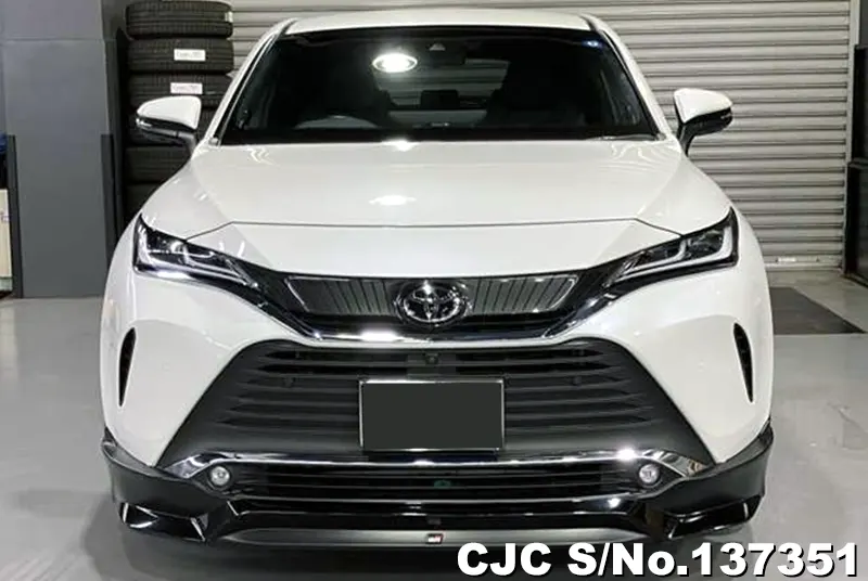 Toyota Harrier in White for Sale Image 4