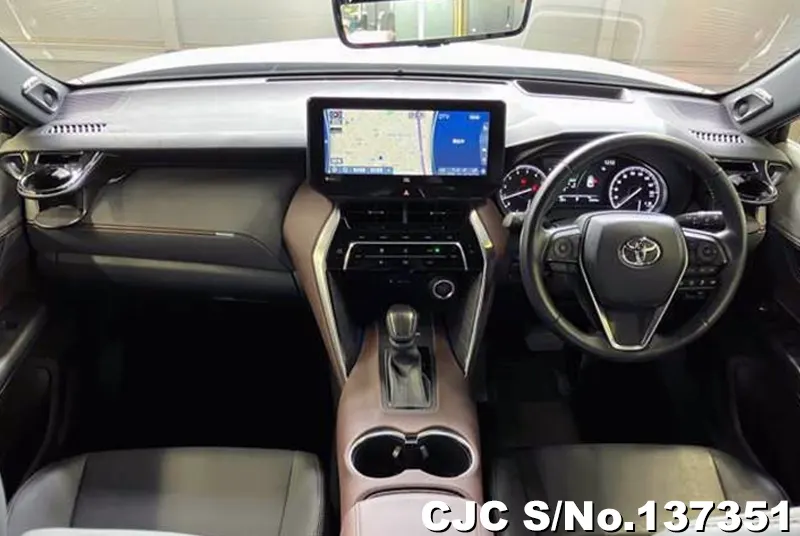 Toyota Harrier in White for Sale Image 8