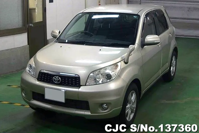 Toyota Rush in Silver for Sale Image 3