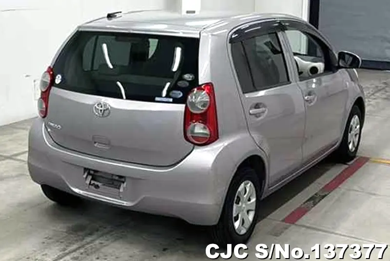 Toyota Passo in Purple for Sale Image 2