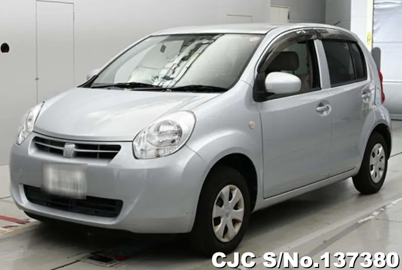 Toyota Passo in Silver for Sale Image 2